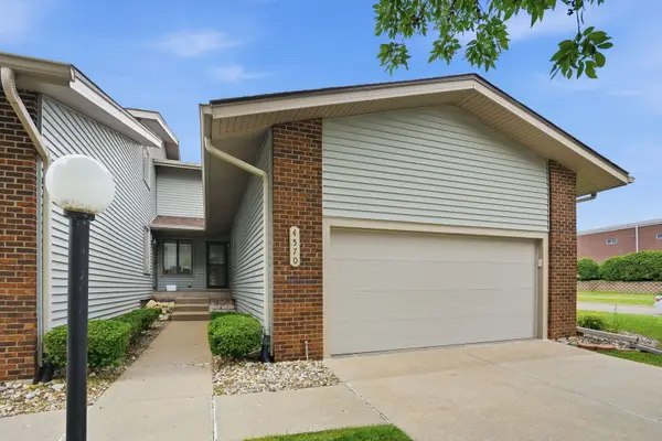4570 Bunker Hill Drive, Bettendorf, IA 52722
