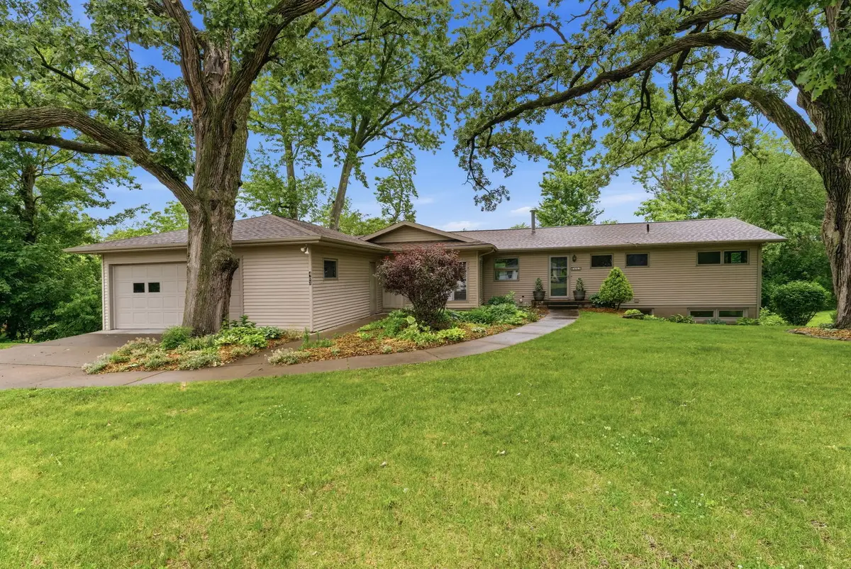 403 N 10th Street, Clinton, IA 52732 - #1