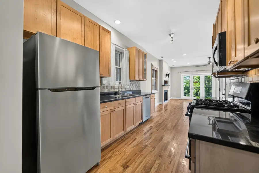 2633 W Belmont Avenue #2, Chicago, IL 60618 - #3