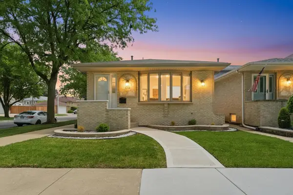 5601 S Sayre Avenue, Chicago, IL 60638