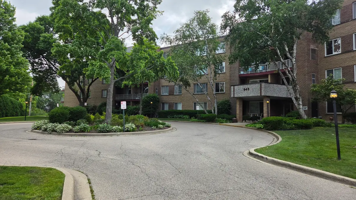 945 E Kenilworth Avenue E #110, Palatine, IL 60074 - #1