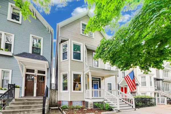 2245 W Melrose Street, Chicago, IL 60618