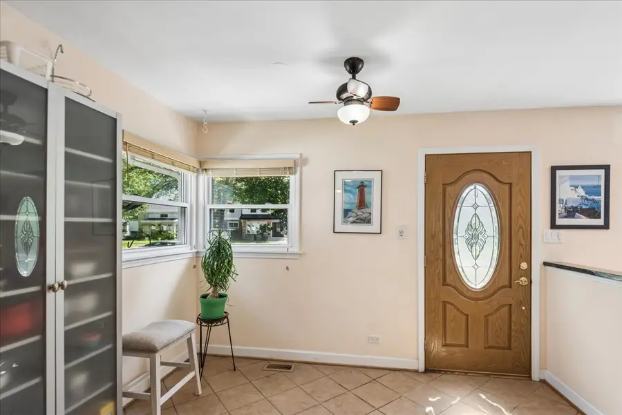912 N Kaspar Avenue, Arlington Heights, IL 60004 - #3