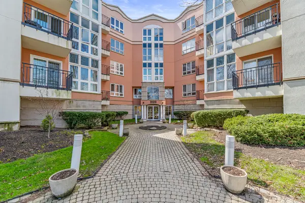 3100 Lexington Lane #201, Glenview, IL 60026