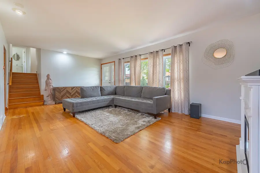 8142 W Lyons Street, Niles, IL 60714 - #3