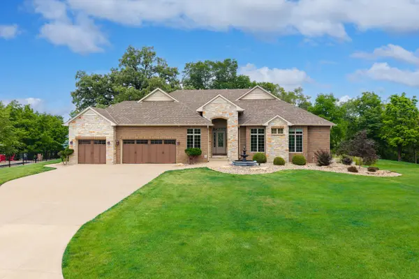 4580 Tanglewood Road, Bettendorf, IA 52722