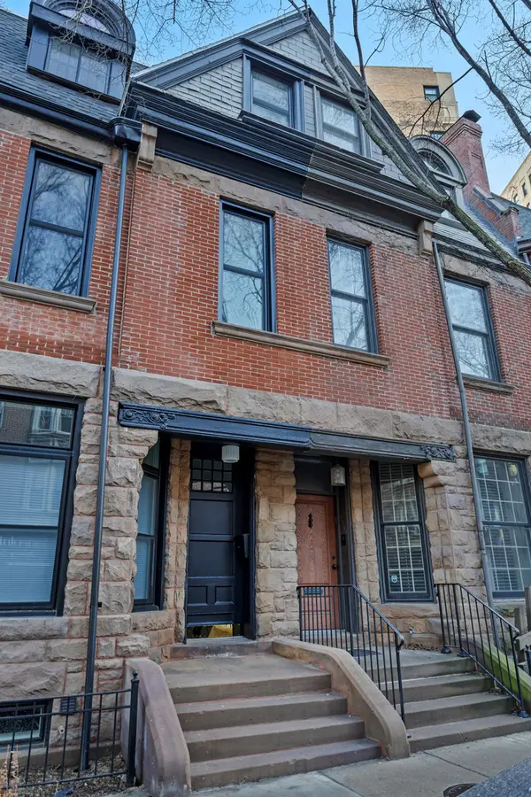 2107 N Clark Street, Chicago, IL 60614