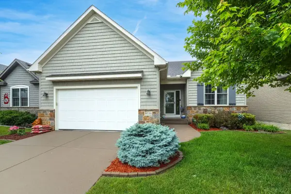 5038 Emeis View Court, Davenport, IA 52804