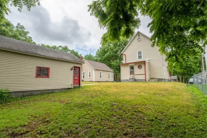 918 Jackson Avenue, Dixon, IL 61021 - #3