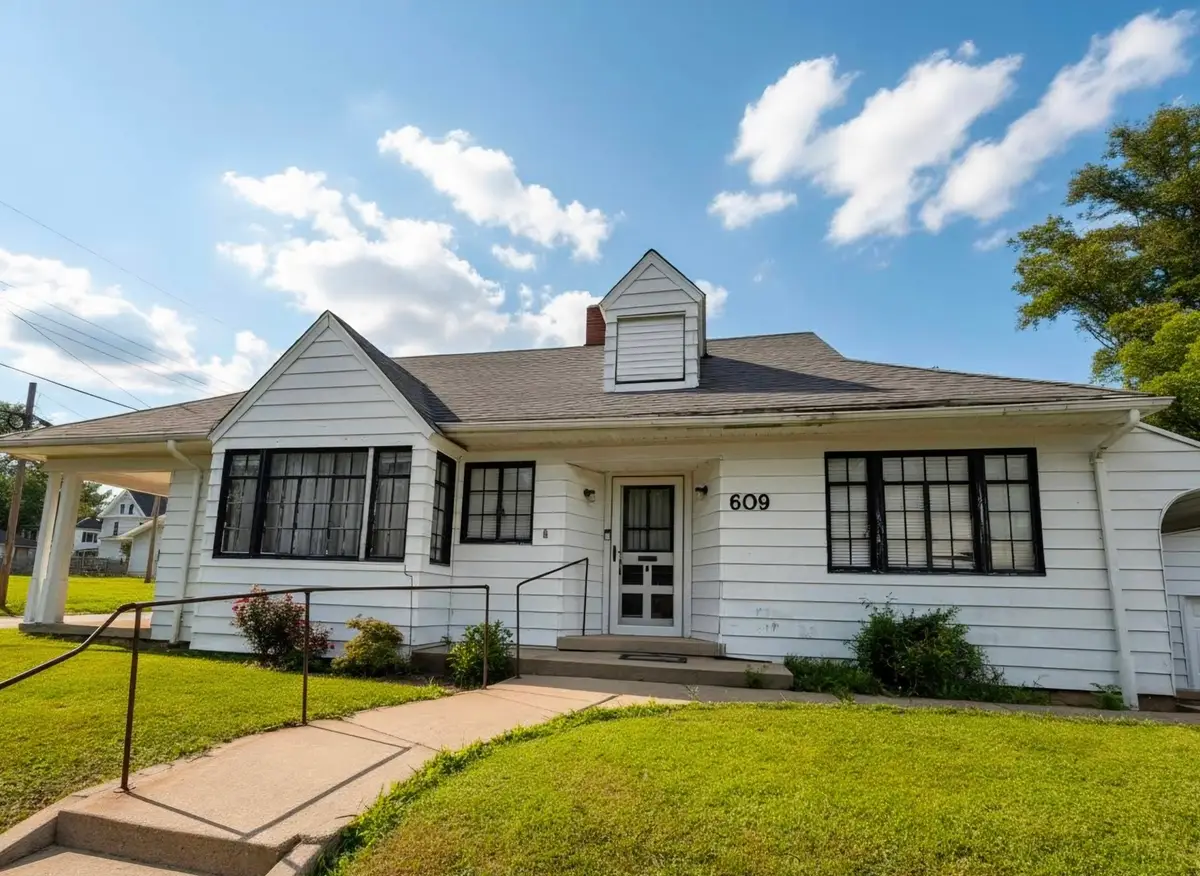 609 Dubois Street, Lawrenceville, IL 62439 - #1