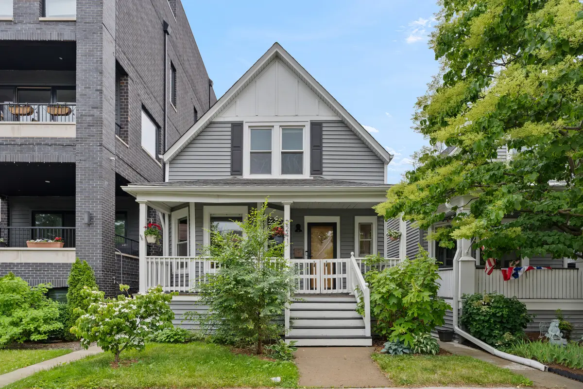 2241 W Foster Avenue, Chicago, IL 60625 - #1