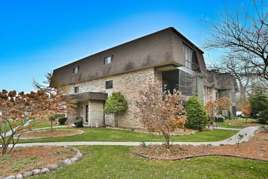 9176 South Road #1B, Palos Hills, IL 60465 - #2