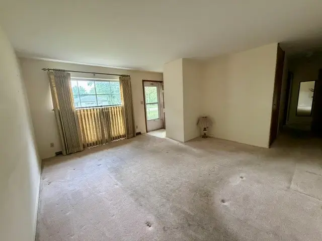 915 16th Street, Mendota, IL 61342 - #2