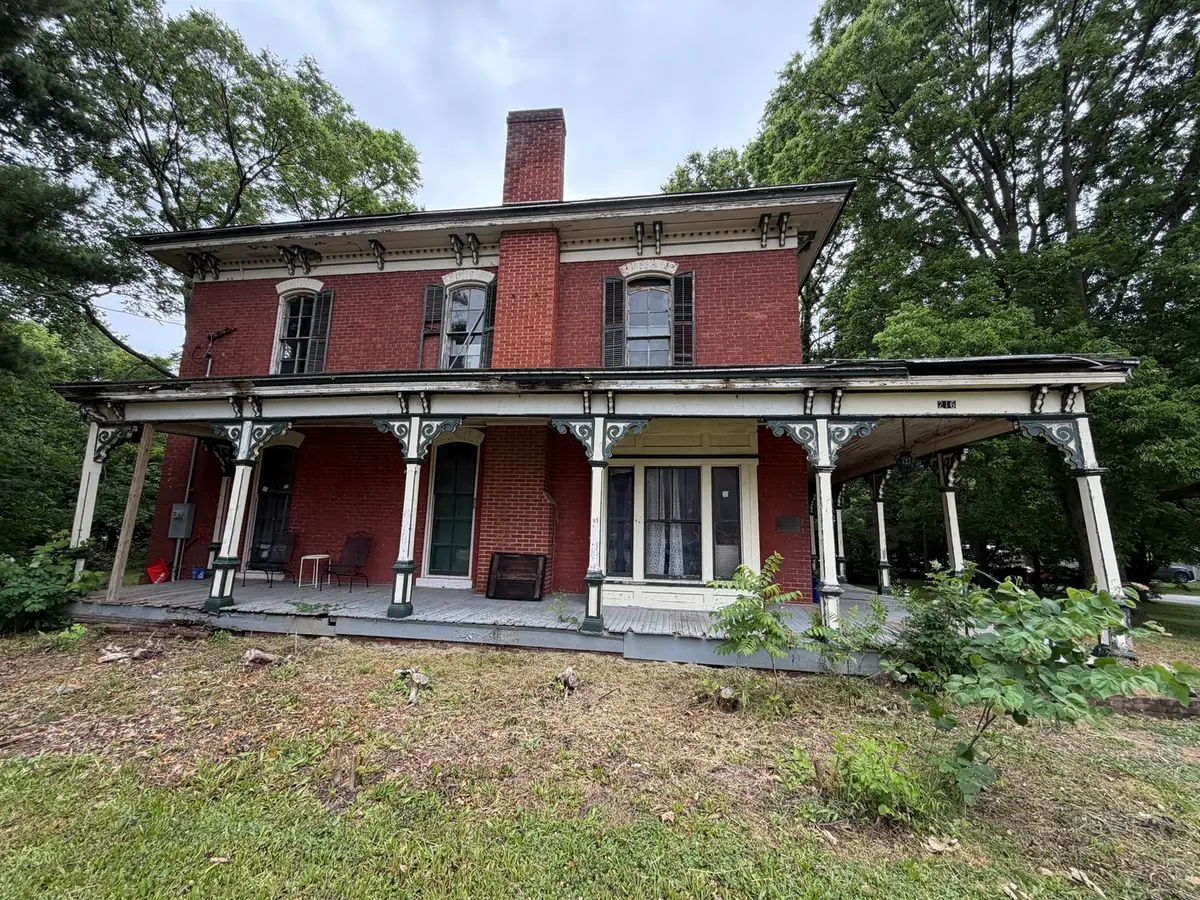 216 S Washington Street, Kinmundy, IL 62854 - #1