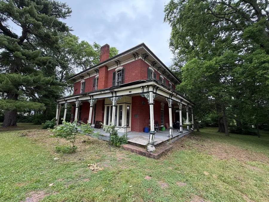216 S Washington Street, Kinmundy, IL 62854 - #2