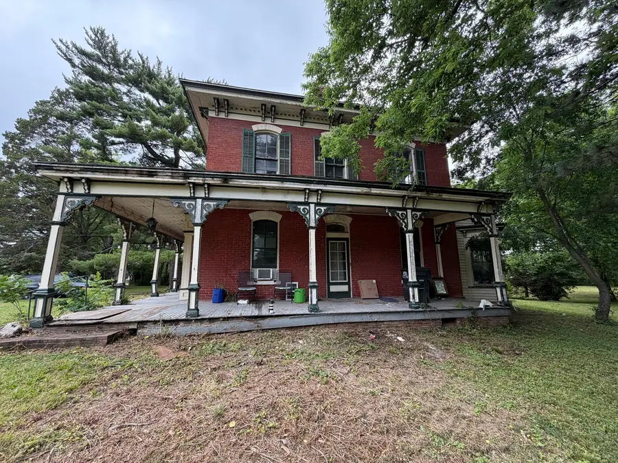 216 S Washington Street, Kinmundy, IL 62854 - #3