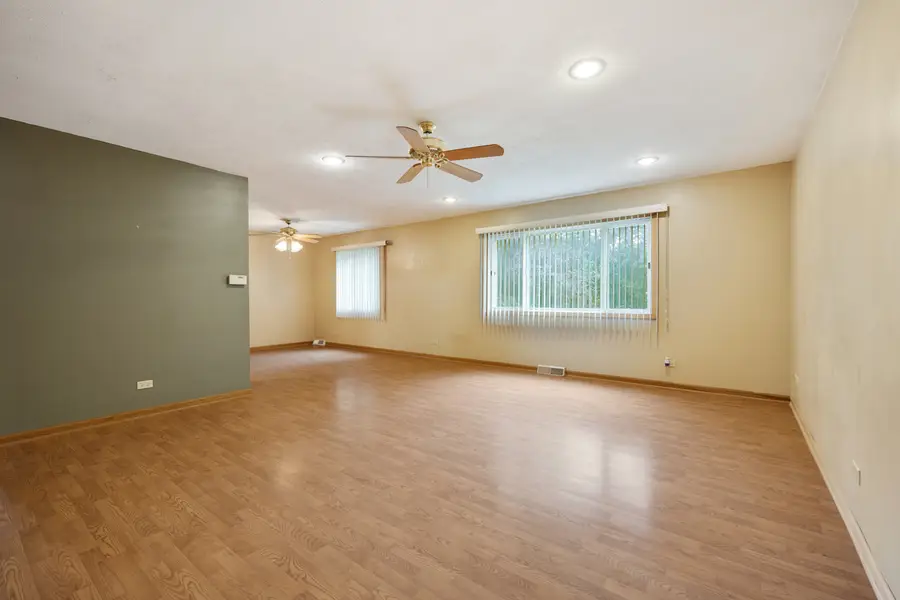 1381 Volkamer Trail, Elk Grove Village, IL 60007 - #3