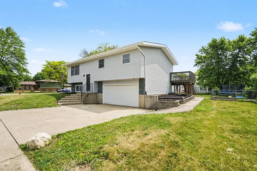 651 Michigan Avenue, South Elgin, IL 60177 - #2