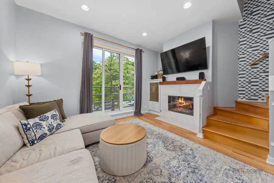1157 W Newport Avenue #C, Chicago, IL 60657 - #3