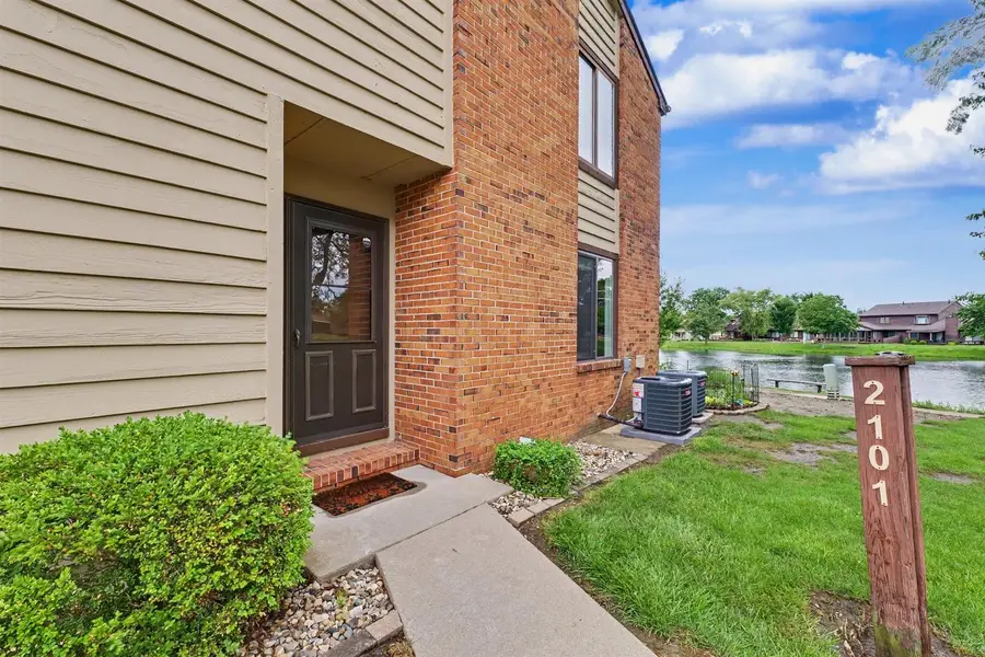 2101 Harbortown Circle #2101, Champaign, IL 61821 - #2