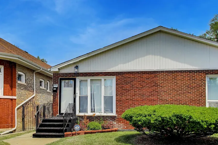 6751 S Saint Lawrence Avenue, Chicago, IL 60637 - #2