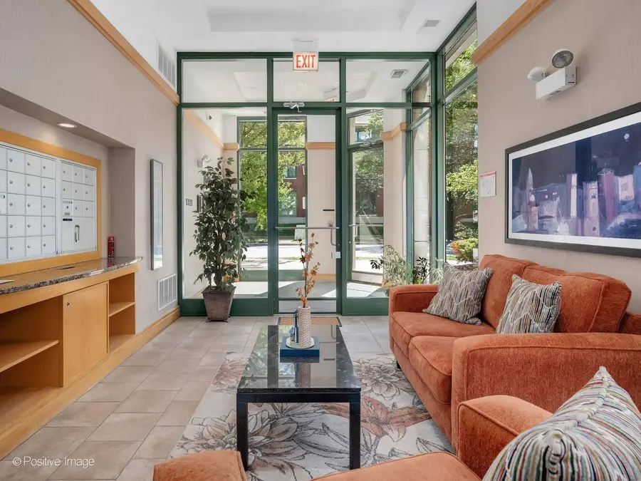 125 N Euclid Avenue #204, Oak Park, IL 60301 - #2