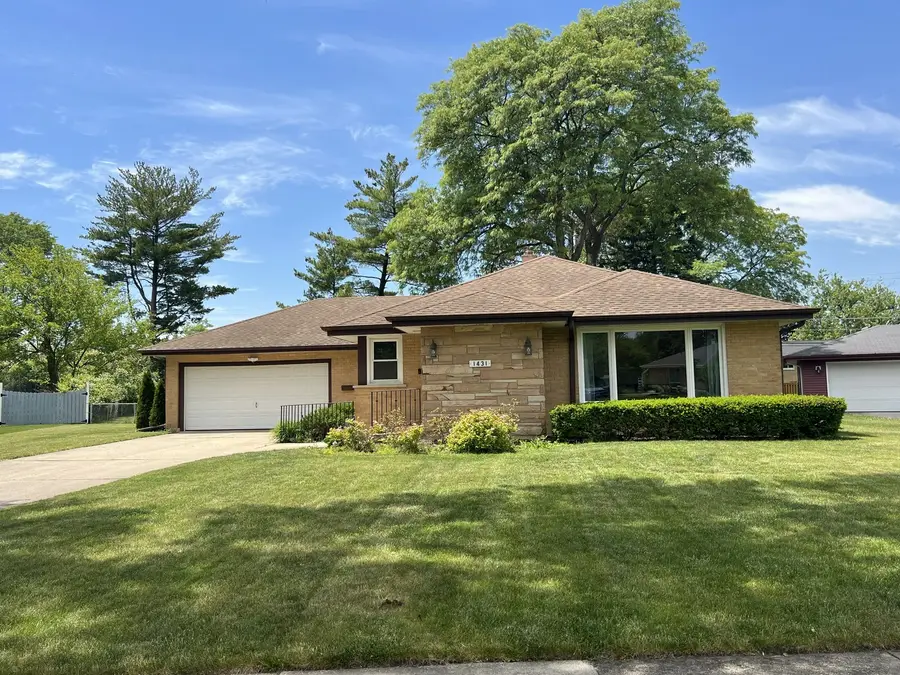 1431 E Emmerson Lane, Mount Prospect, IL 60056 - #2