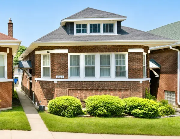 9538 S Greenwood Avenue, Chicago, IL 60628