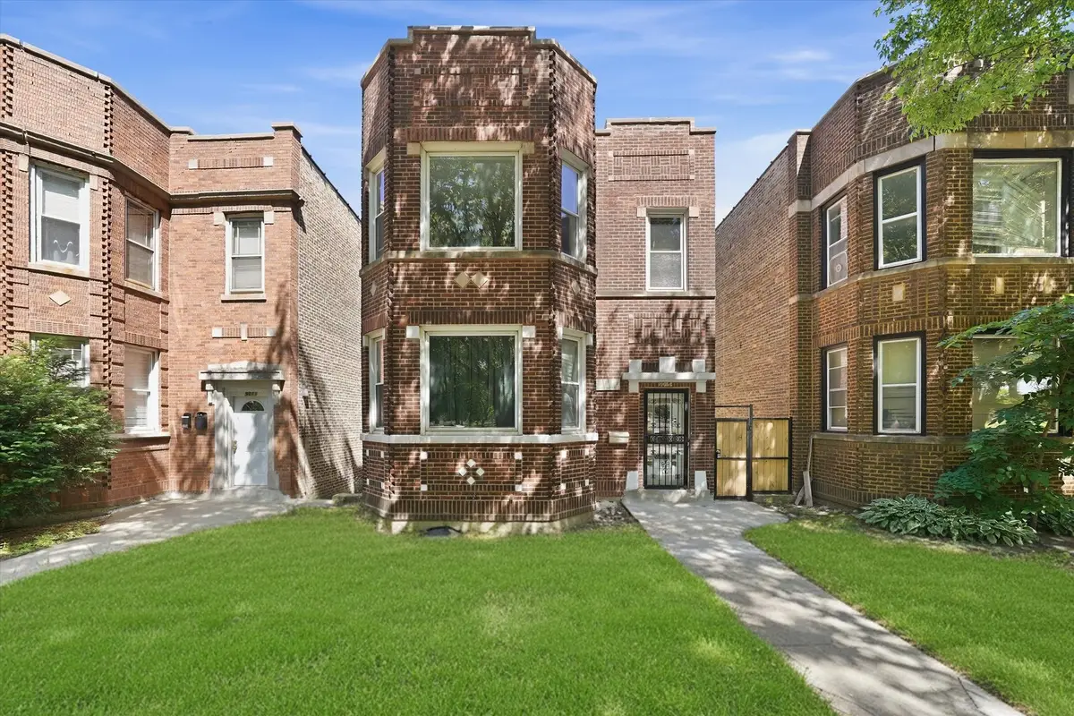 9015 S Muskegon Avenue, Chicago, IL 60617 - #1