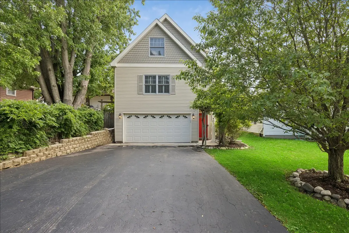 901 Peter Street, McHenry, IL 60051 - #1