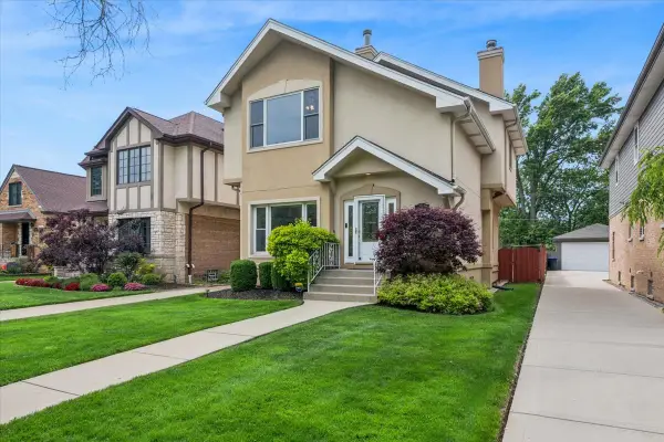 5858 N Luna Avenue, Chicago, IL 60646