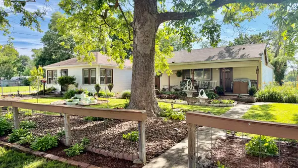 1225 Mckee Street, Centralia, IL 62801