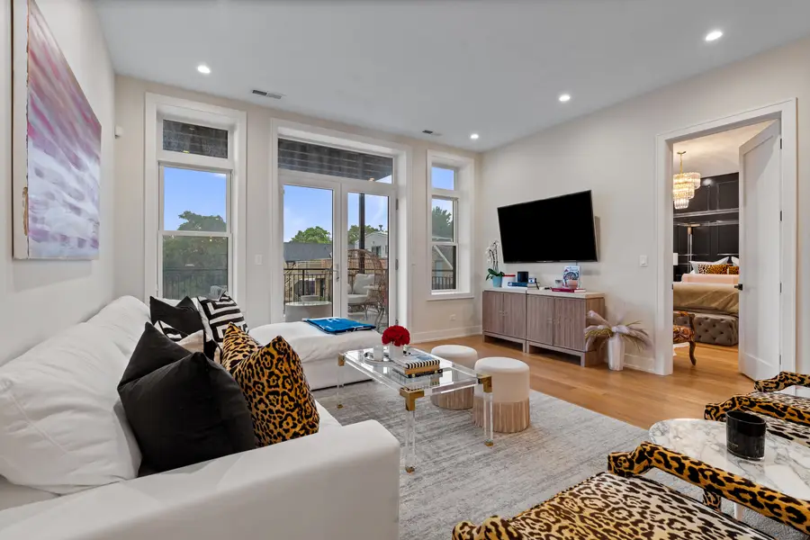1938 W Augusta Boulevard #304, Chicago, IL 60622 - #3