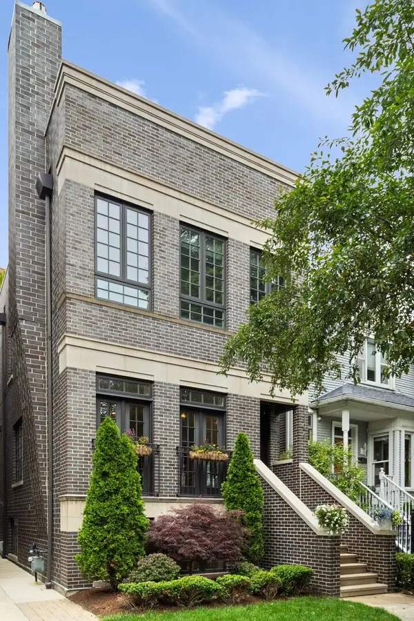 1306 W Byron Street, Chicago, IL 60613