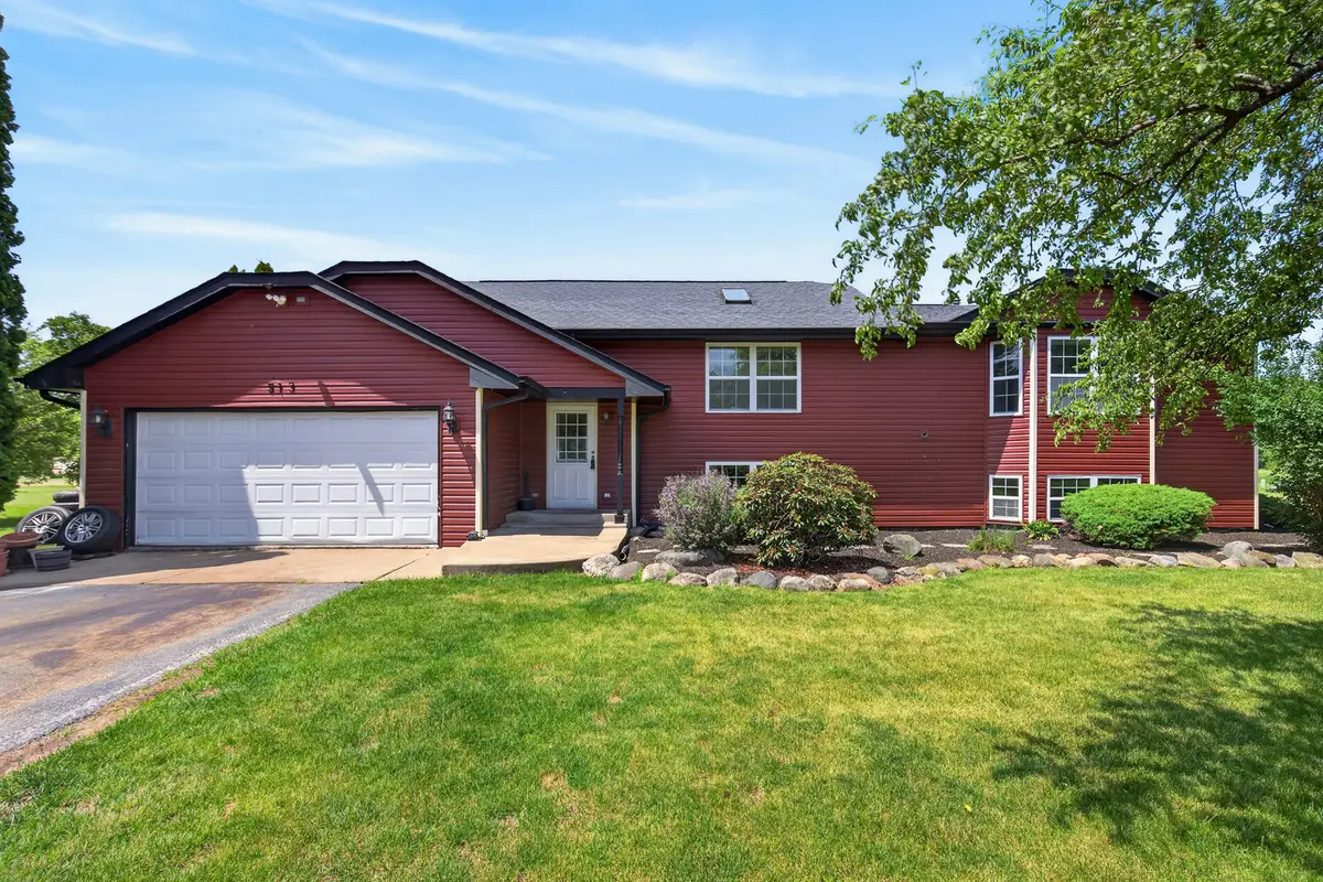 513 Pembroke Road Sw, Poplar Grove, IL 61065 - #1