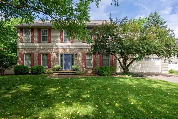 1926 Ashford Road, Bettendorf, IA 52722