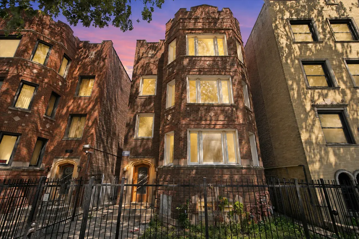 7537 S Phillips Avenue, Chicago, IL 60649 - #1