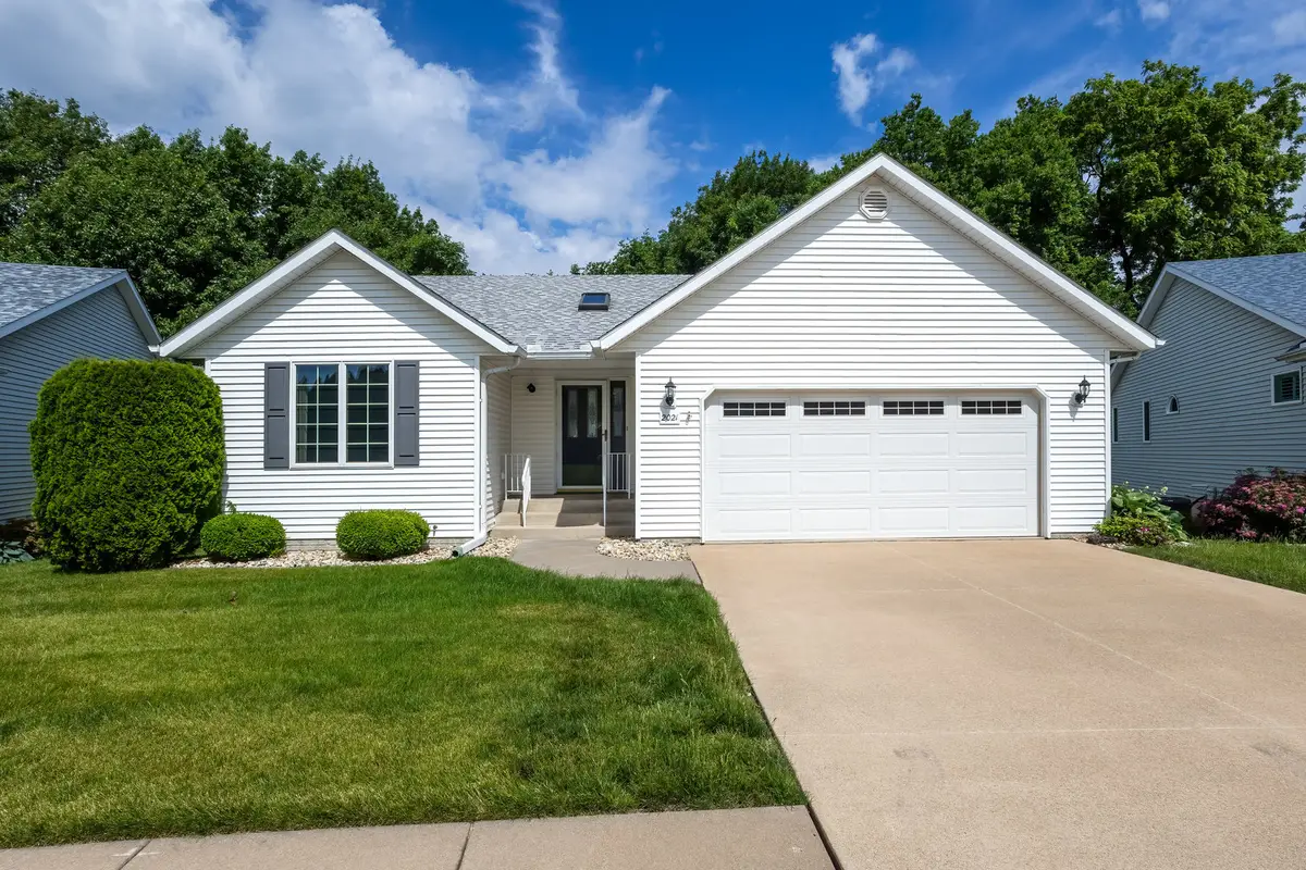 2021 Villa Pines Circle, Carbon Cliff, IL 61239 - #1
