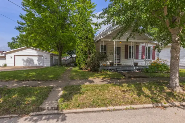 1109 S Oak Street, Bloomington, IL 61701