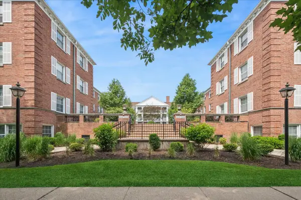 2246 Sherman Avenue #1, Evanston, IL 60201