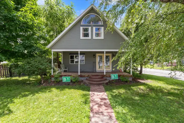 631 2nd Street, Buffalo, IA 52728