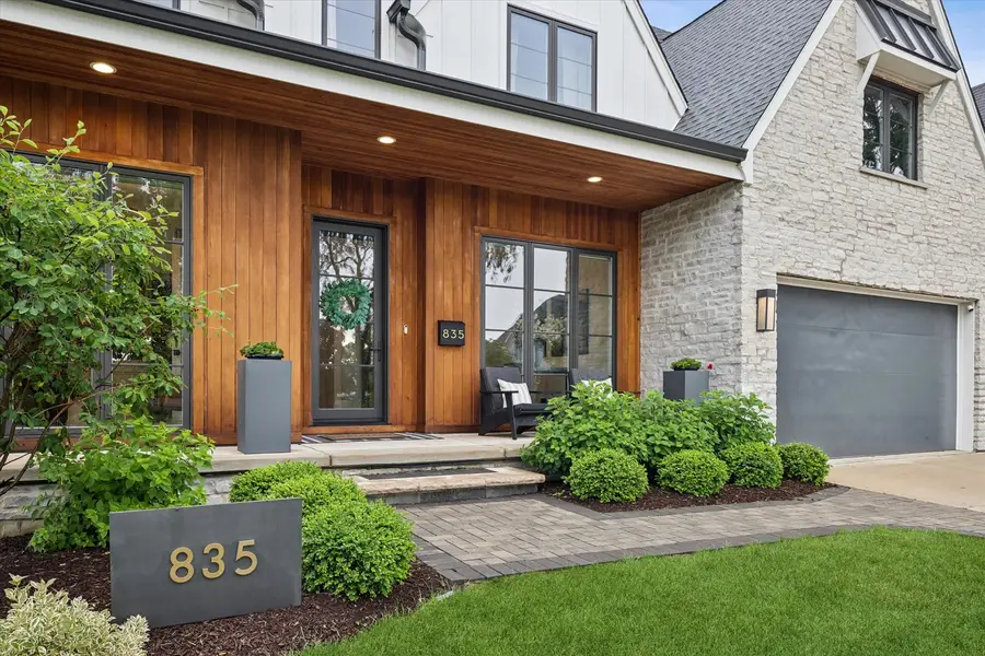 835 S Cambridge Avenue, Elmhurst, IL 60126 - #3