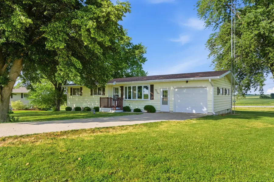 3447 Hilldale Drive, Freeport, IL 61032 - #2