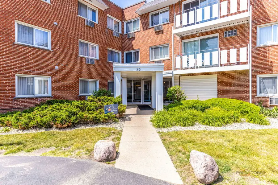 25 E Palatine Road #309, Arlington Heights, IL 60004 - #3
