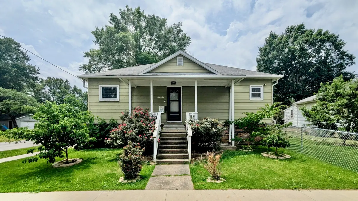 410 E 4th Street, West Frankfort, IL 62896 - #1