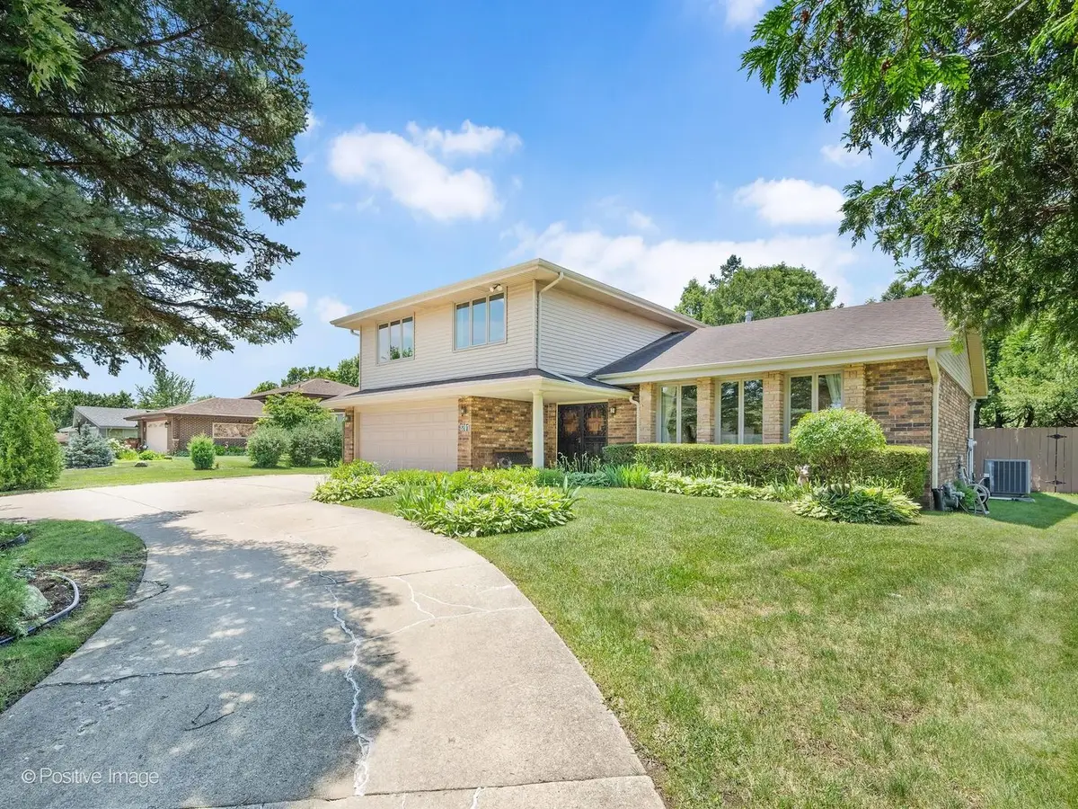8201 Crestview Drive, Willow Springs, IL 60480 - #1