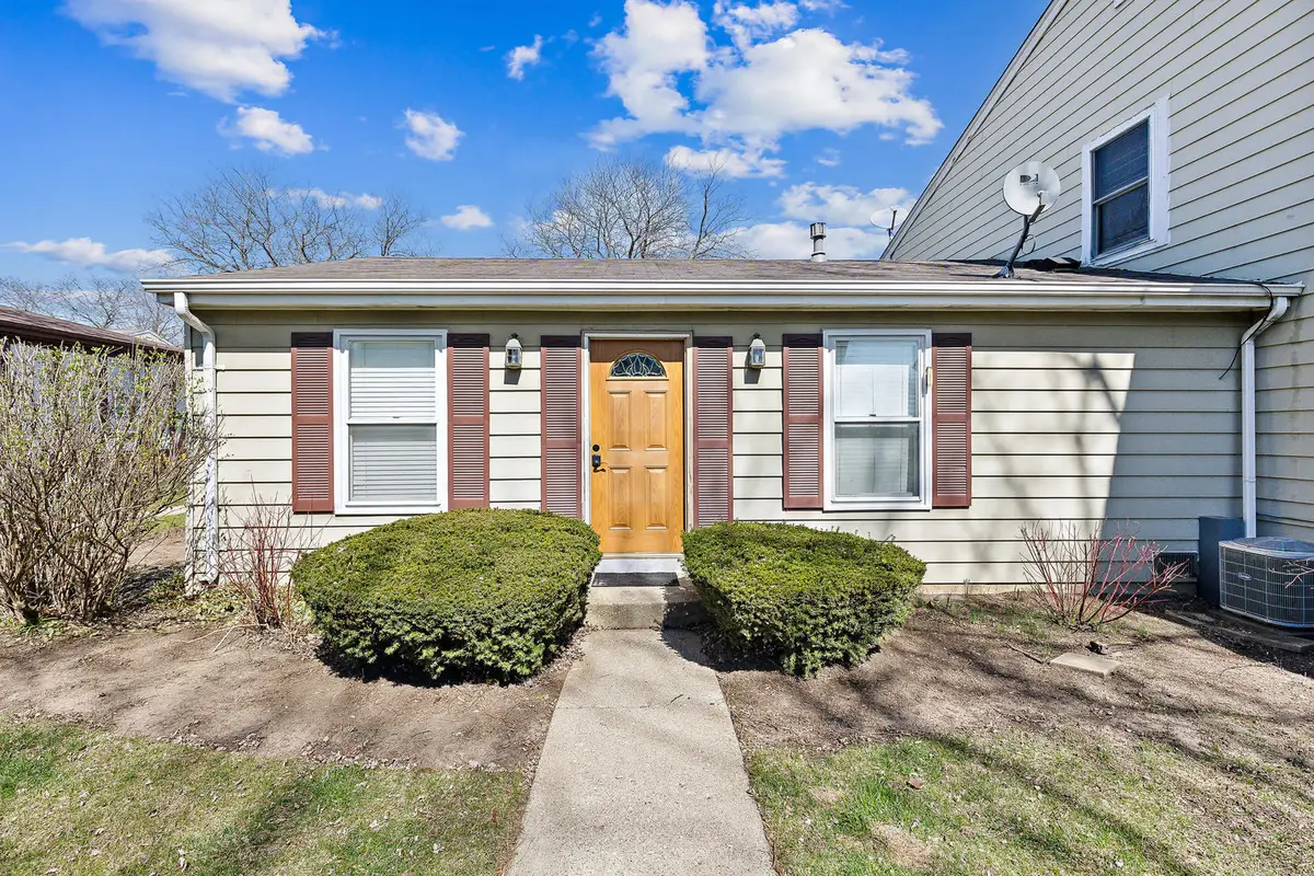 307 Farmington Lane, Vernon Hills, IL 60061 - #1