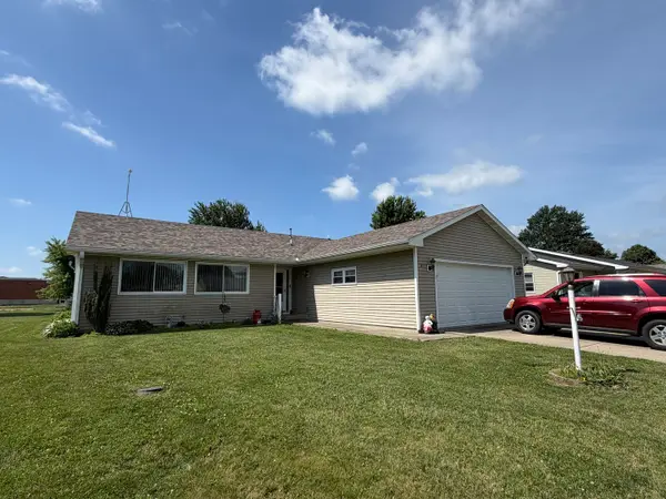 37 N Prairieview Avenue, Tuscola, IL 61953