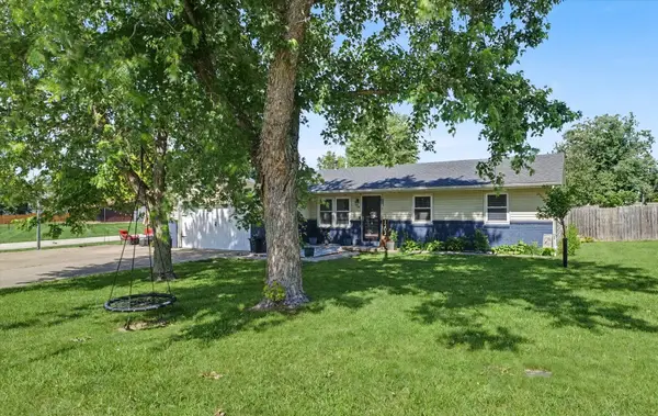 1202 Robin Road, Mahomet, IL 61853