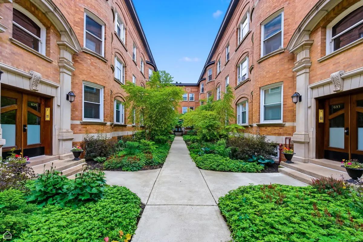 627 W Barry Avenue #1C, Chicago, IL 60657 - #1